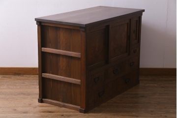 アンティーク家具　大正昭和初期　天板リメイク　カウンターとして使える便利な和風収納棚(リビングボード、戸棚)(R-037611)