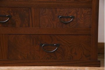 アンティーク家具　大正昭和初期　天板リメイク　カウンターとして使える便利な和風収納棚(リビングボード、戸棚)(R-037611)