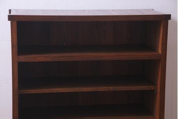 アンティーク家具　前面ケヤキ材　和製アンティークの木製脚付きキャビネット(戸棚、収納棚)(R-037612)