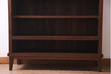 アンティーク家具　前面ケヤキ材　和製アンティークの木製脚付きキャビネット(戸棚、収納棚)(R-037612)