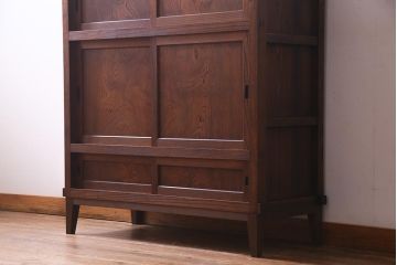 アンティーク家具　前面ケヤキ材　和製アンティークの木製脚付きキャビネット(戸棚、収納棚)(R-037612)