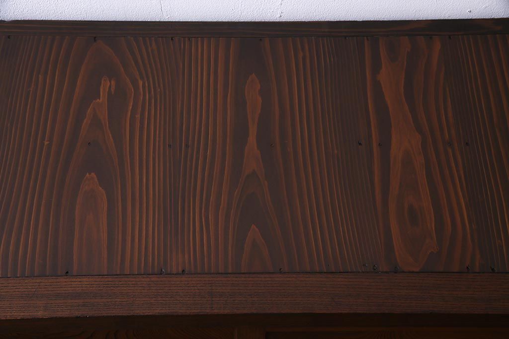 アンティーク家具　前面ケヤキ材　和製アンティークの木製脚付きキャビネット(戸棚、収納棚)(R-037612)