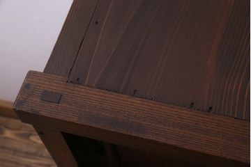 アンティーク家具　前面ケヤキ材　和製アンティークの木製脚付きキャビネット(戸棚、収納棚)(R-037612)