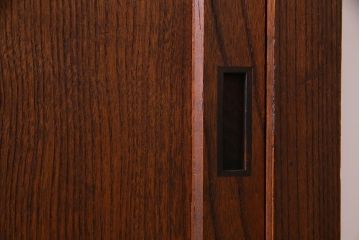 アンティーク家具　前面ケヤキ材　和製アンティークの木製脚付きキャビネット(戸棚、収納棚)(R-037612)