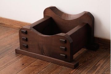 アンティーク雑貨　大正昭和初期　総ケヤキ材　杢目が美しい太鼓台(台座)(R-037614)です。
