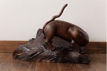 アンティーク雑貨　明治大正期　在銘　虎　木彫(作家物、置き物、ディスプレイ雑貨)(R-037615)