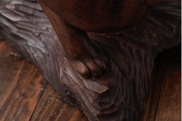 アンティーク雑貨　明治大正期　在銘　虎　木彫(作家物、置き物、ディスプレイ雑貨)(R-037615)