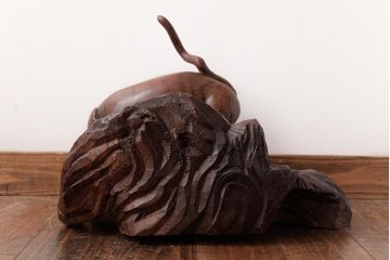 アンティーク雑貨　明治大正期　在銘　虎　木彫(作家物、置き物、ディスプレイ雑貨)(R-037615)