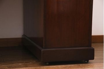 アンティーク家具　イギリスアンティーク　マホガニー材　レザートップ　組み立て式　高級感たっぷりのクラシカルな両袖デスク(机、在宅ワーク、在宅用プレジデントデスク)(R-037619)