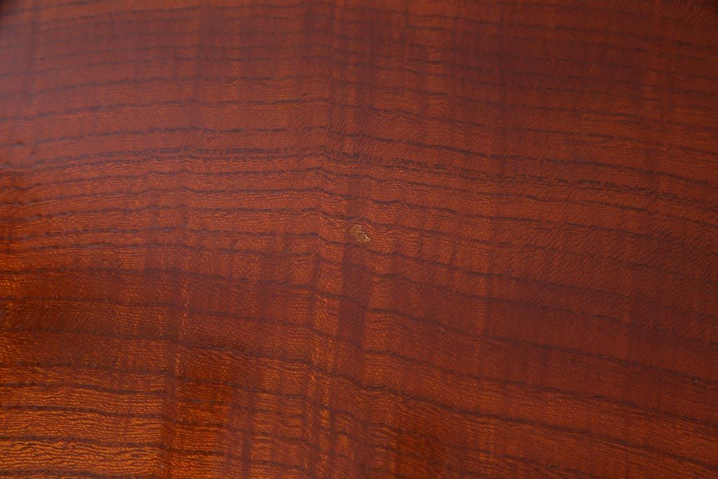 ビンテージ家具　総ケヤキ材　美しい杢目が楽しめる上品な座卓(ローテーブル)(R-037621)