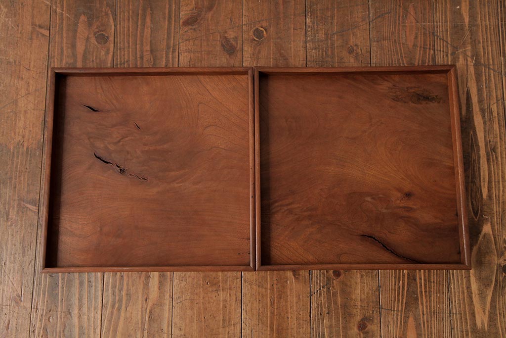 アンティーク雑貨　古民具　総ケヤキ材　美しい杢目が楽しめるお盆2枚セット(トレー、角盆)(R-037631)