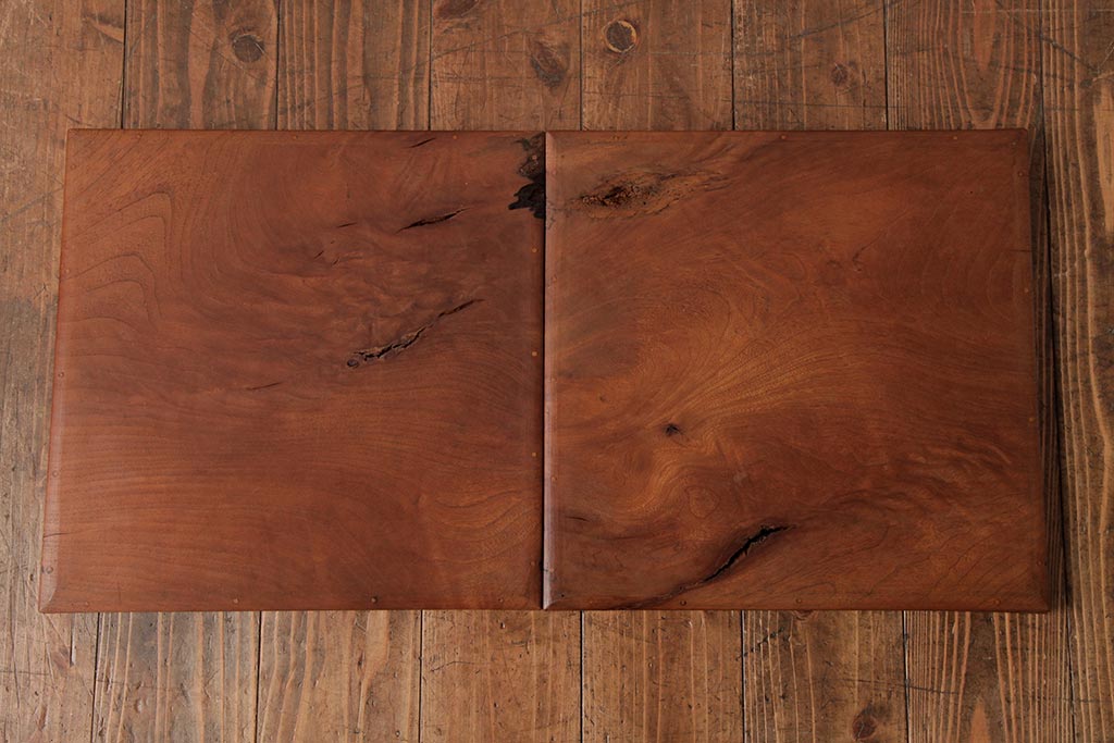アンティーク雑貨　古民具　総ケヤキ材　美しい杢目が楽しめるお盆2枚セット(トレー、角盆)(R-037631)