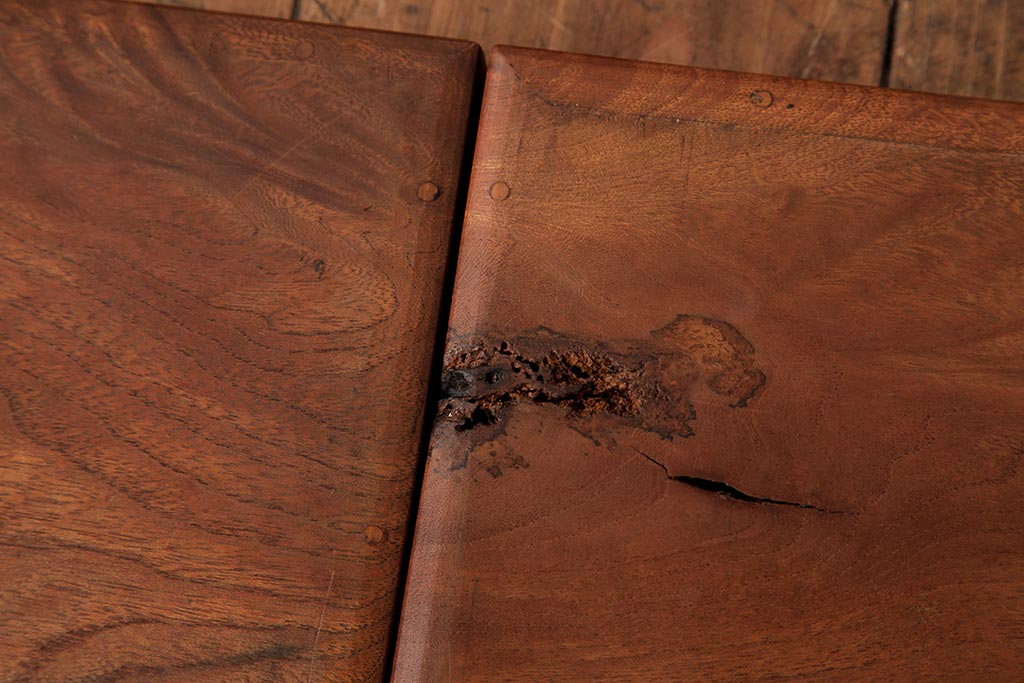 アンティーク雑貨　古民具　総ケヤキ材　美しい杢目が楽しめるお盆2枚セット(トレー、角盆)(R-037632)