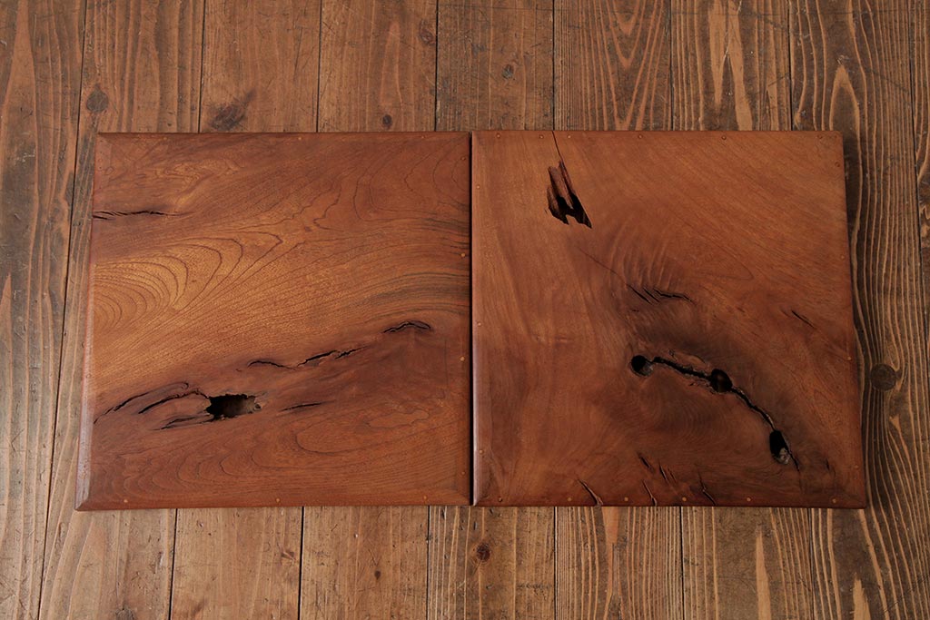 アンティーク雑貨　古民具　総ケヤキ材　美しい杢目が楽しめるお盆2枚セット(トレー、角盆)(R-037633)