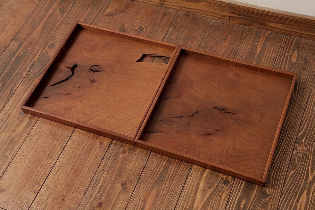 アンティーク雑貨　古民具　総ケヤキ材　美しい杢目が楽しめるお盆2枚セット(トレー、角盆)(R-037634)