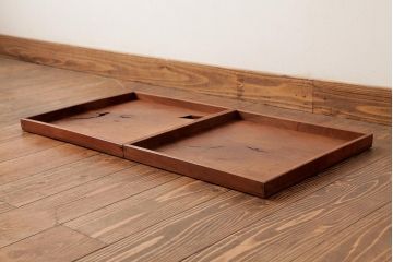 アンティーク雑貨　古民具　総ケヤキ材　美しい杢目が楽しめるお盆2枚セット(トレー、角盆)(R-037634)