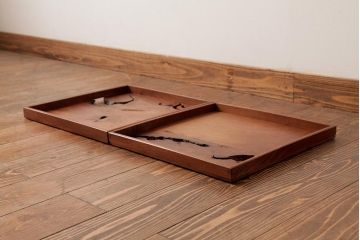 アンティーク雑貨　古民具　総ケヤキ材　美しい杢目が楽しめるお盆2枚セット(トレー、角盆)(R-037635)