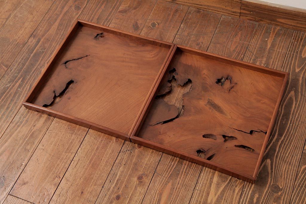 アンティーク雑貨　古民具　総ケヤキ材　美しい杢目が楽しめるお盆2枚セット(トレー、角盆)(R-037637)