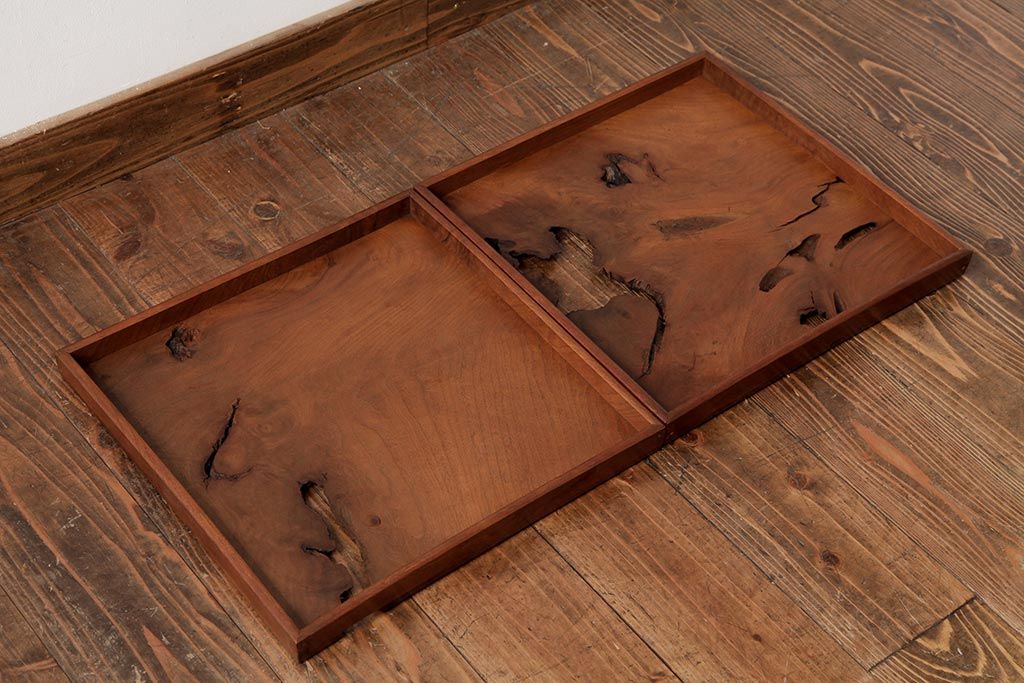 アンティーク雑貨　古民具　総ケヤキ材　美しい杢目が楽しめるお盆2枚セット(トレー、角盆)(R-037637)