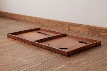 アンティーク雑貨　古民具　総ケヤキ材　美しい杢目が楽しめるお盆2枚セット(トレー、角盆)(R-037638)