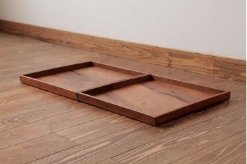 アンティーク雑貨　古民具　総ケヤキ材　美しい杢目が楽しめるお盆2枚セット(トレー、角盆)(R-037639)