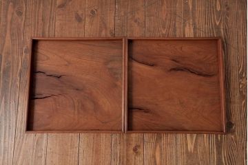 アンティーク雑貨　古民具　総ケヤキ材　美しい杢目が楽しめるお盆2枚セット(トレー、角盆)(R-037639)