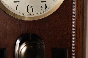アンティーク雑貨　ドイツ　キンツレ(KIENZLE)　シックな佇まいの手巻き式振り子時計(柱時計、掛け時計、古時計)(R-037641)