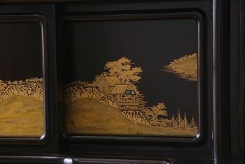 中古　民芸家具　和製　唐木　縞黒檀材　蒔絵と螺鈿の細工が高級感を放つ茶棚(違い棚、収納棚、飾り棚)(R-037648)