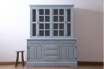 リメイク家具 中古 北海道民芸家具 爽やかなペイントカラーのレトロな食器棚(収納棚、キャビネット)(R-037654)