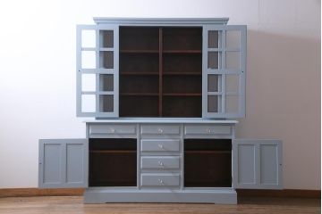 リメイク家具 中古 北海道民芸家具 爽やかなペイントカラーのレトロな食器棚(収納棚、キャビネット)(R-037654)