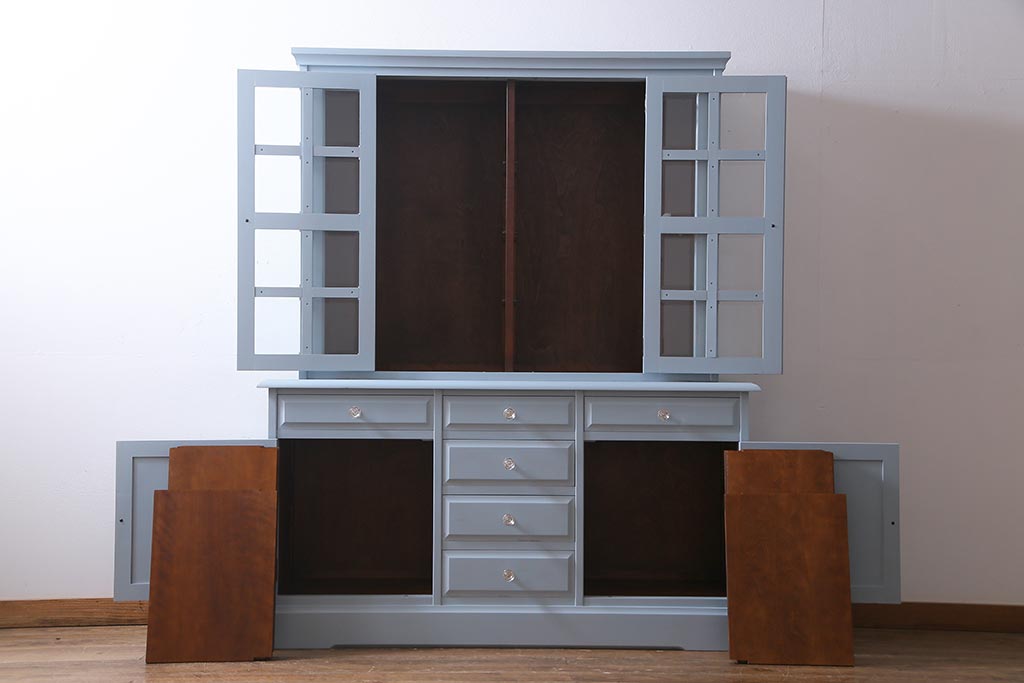 リメイク家具 中古 北海道民芸家具 爽やかなペイントカラーのレトロな食器棚(収納棚、キャビネット)(R-037654)