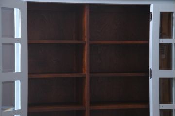 リメイク家具 中古 北海道民芸家具 爽やかなペイントカラーのレトロな食器棚(収納棚、キャビネット)(R-037654)