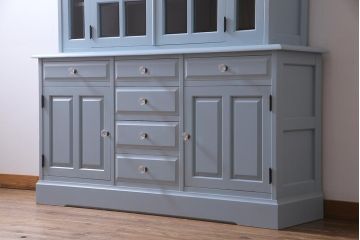 リメイク家具 中古 北海道民芸家具 爽やかなペイントカラーのレトロな食器棚(収納棚、キャビネット)(R-037654)