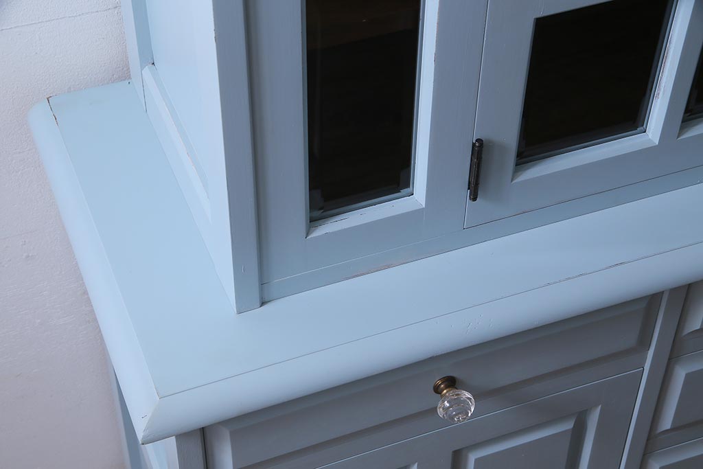 リメイク家具 中古 北海道民芸家具 爽やかなペイントカラーのレトロな食器棚(収納棚、キャビネット)(R-037654)