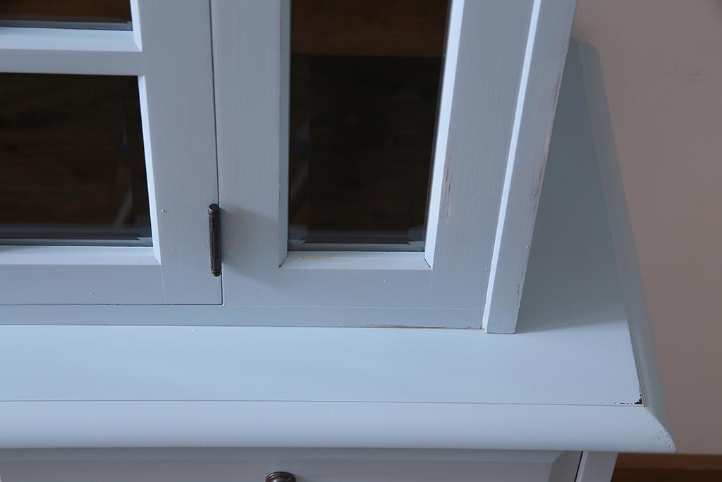 リメイク家具 中古 北海道民芸家具 爽やかなペイントカラーのレトロな食器棚(収納棚、キャビネット)(R-037654)