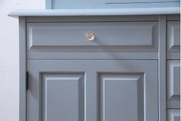 リメイク家具 中古 北海道民芸家具 爽やかなペイントカラーのレトロな食器棚(収納棚、キャビネット)(R-037654)