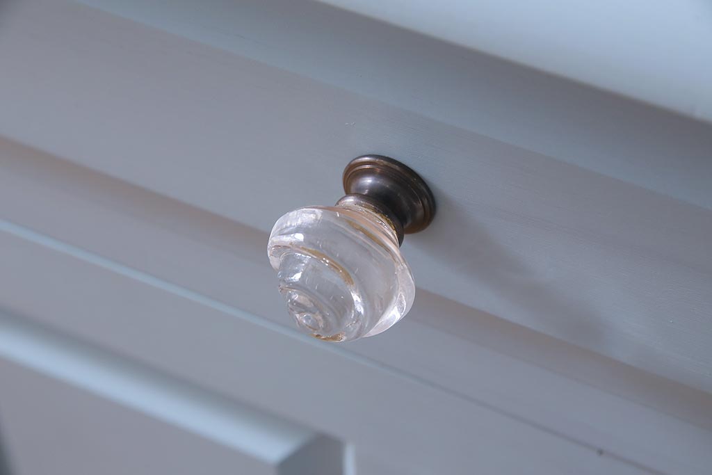 リメイク家具 中古 北海道民芸家具 爽やかなペイントカラーのレトロな食器棚(収納棚、キャビネット)(R-037654)