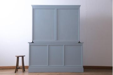 リメイク家具 中古 北海道民芸家具 爽やかなペイントカラーのレトロな食器棚(収納棚、キャビネット)(R-037654)