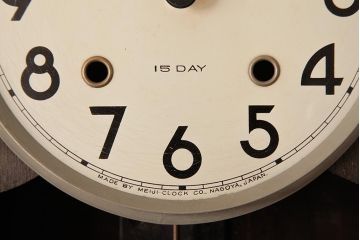 レトロ雑貨　Meiji(明治時計社)　15DAY　電池式　淡いペイントがおしゃれな振り子時計(柱時計、掛け時計)(R-037661)