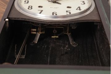 昭和レトロ雑貨　セイコー(SEIKO)　手巻き式　21DAY　レトロなツートンカラーのペイント柱時計(掛け時計、振り子時計)(R-037662)