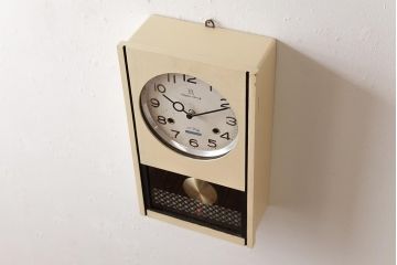 レトロ雑貨　RHYTHM(リズム時計工業)　30DAY　電池式　レトロな雰囲気が魅力のペイント掛け時計(振り子時計、柱時計)(R-037666)
