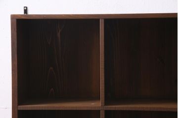 ラフジュ工房オリジナル　古材リメイク　パタパタ扉付き　ぬくもりを感じる佇まいのウォールシェルフ(壁掛け収納棚、マス目棚)(R-037670)