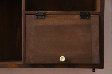 ラフジュ工房オリジナル　古材リメイク　パタパタ扉付き　ぬくもりを感じる佇まいのウォールシェルフ(壁掛け収納棚、マス目棚)(R-037670)