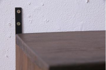 ラフジュ工房オリジナル　古材リメイク　パタパタ扉付き　ぬくもりを感じる佇まいのウォールシェルフ(壁掛け収納棚、マス目棚)(R-037670)