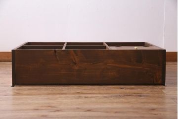 ラフジュ工房オリジナル　古材リメイク　パタパタ扉付き　ぬくもりを感じる佇まいのウォールシェルフ(壁掛け収納棚、マス目棚)(R-037670)