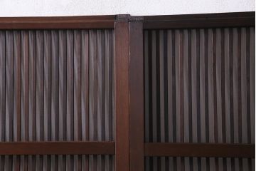 アンティーク建具　当店オリジナルガラス　色ガラスがアクセントの大正ロマンに合う格子戸2枚セット(ガラス帯戸、引き戸、建具)(R-037678)