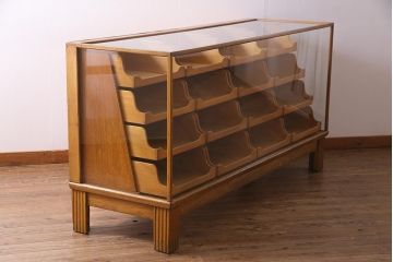 アンティーク家具　イギリスアンティーク　レトロでスタイリッシュなシャツケース(ガラスケース、ショーケース)(R-037685)