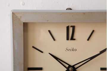 昭和レトロ雑貨　SEIKO(セイコー)　手巻き式　インダストリアルな掛け時計(柱時計、振り子時計、古時計)(R-037696)