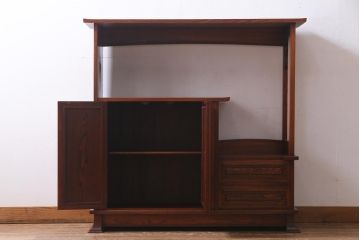 中古　国産　民芸家具　栓材　桐の透かしがアクセントのシンプルな茶棚(飾り棚、収納棚、桐箪笥、桐たんす)(R-037703)