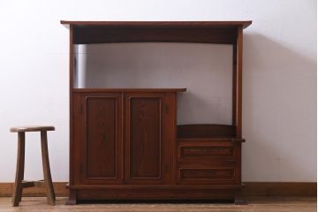 中古　国産　民芸家具　栓材　桐の透かしがアクセントのシンプルな茶棚(飾り棚、収納棚、桐箪笥、桐たんす)(R-037703)